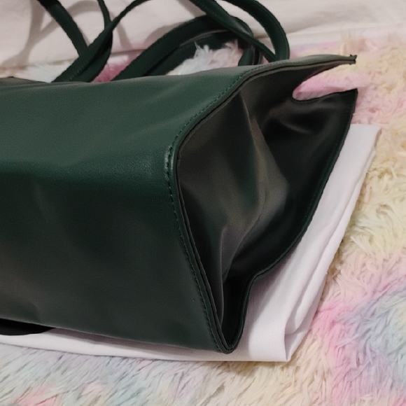 SALE! NWOT Telfar Green Tote Bag W Embossed Logo & Dust Bag Never Used No Tags - Picture 8 of 12
